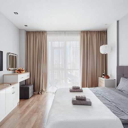 White Apartment In 12 Floor Odessa Esterno foto